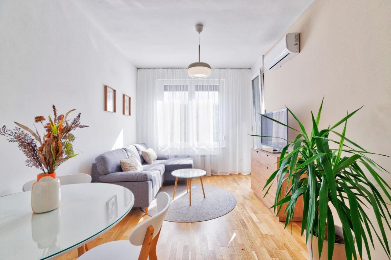 Goldenboy Apartments, บันยาลูกา ภายนอก รูปภาพ
